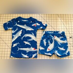 HANNA ANDERSSON Size 4 Boys blue shark pajamas short sleeve shorts set